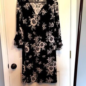 Roz & Ali Black and White Floral Long Sleeve Dress